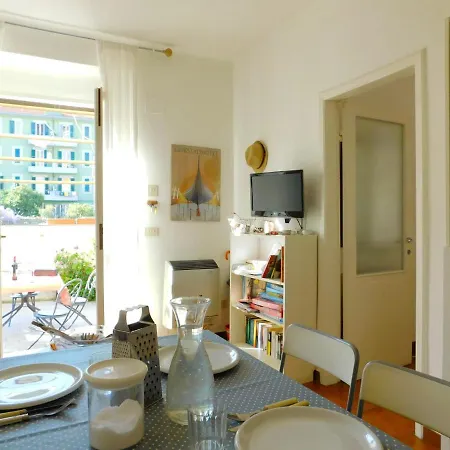 Apartment Bilocale Con Terrazza, Levanto